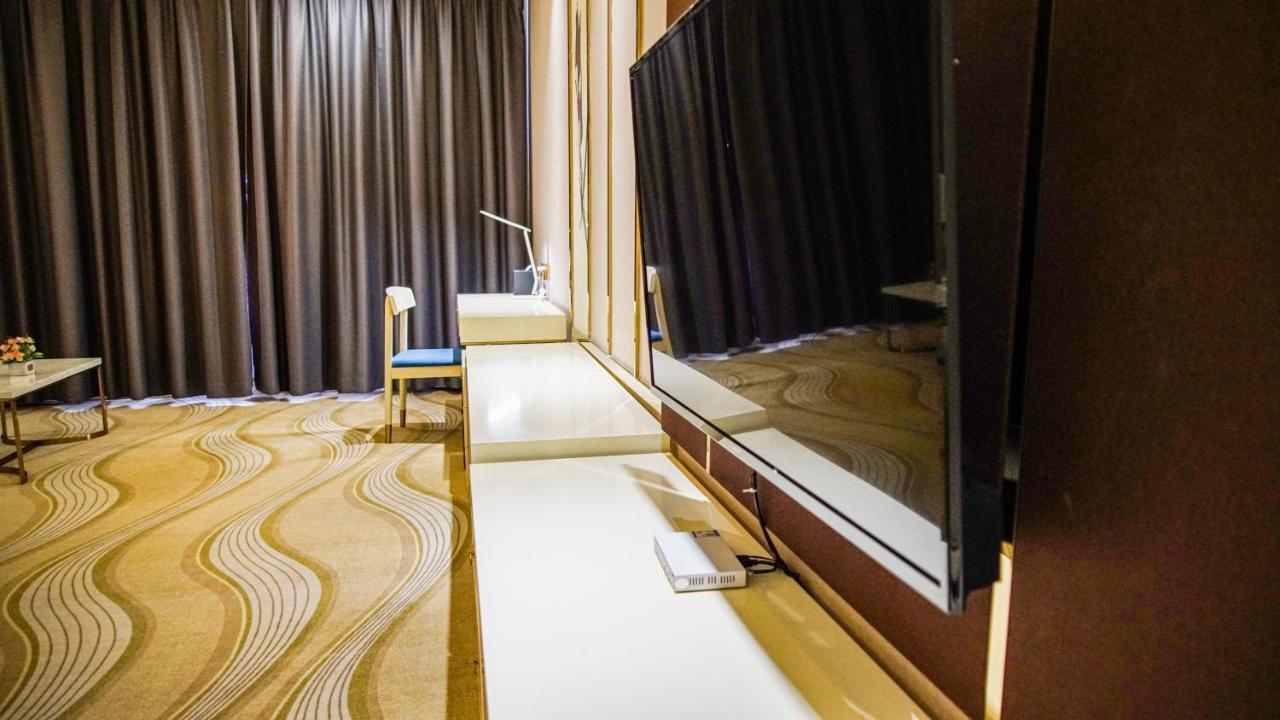 St Hotel Wattay Airport เวียงจันทน์ ภายนอก รูปภาพ
