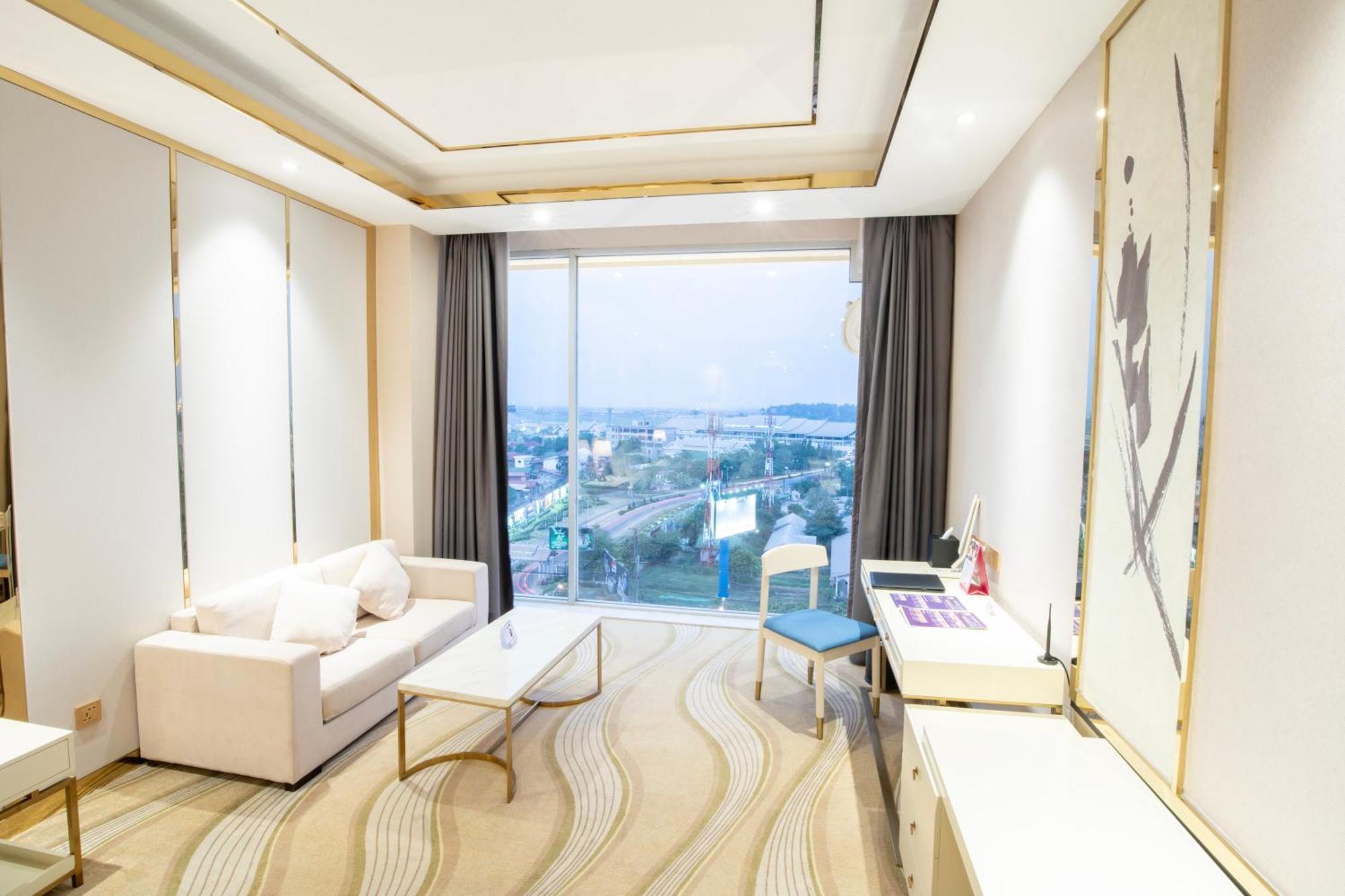 St Hotel Wattay Airport เวียงจันทน์ ภายนอก รูปภาพ